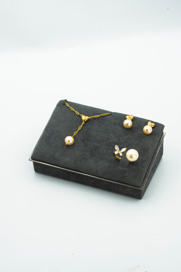 Heart Pearl Necklace